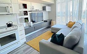 Exquisite Condos By Cn Tower- Dwtown , To